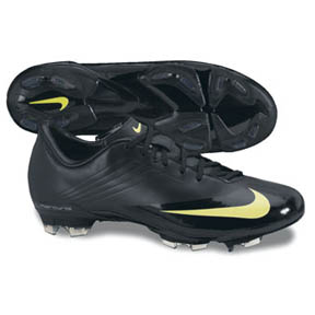 nike soccer shoes black