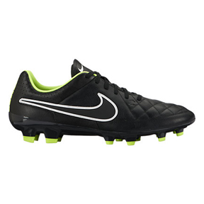 nike soccer shoes black