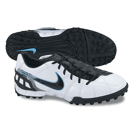 nike soccer shoes turf