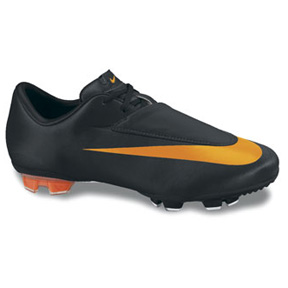 nike soccer shoes black